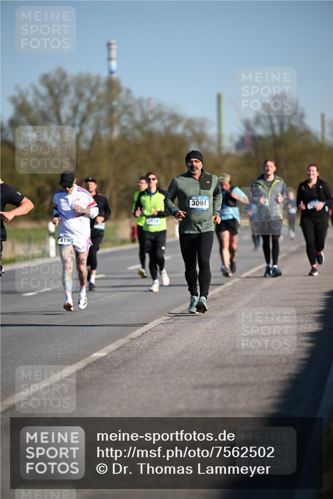 06.04.2025 - 44. Internationalen Wilhelmsburger Insellauf Dr. Thomas Lammeyer http://msf.ph/oto/7562502 06.04.2025 09:37:17 Laufen 4198, 3094 meine-sportfotos.de