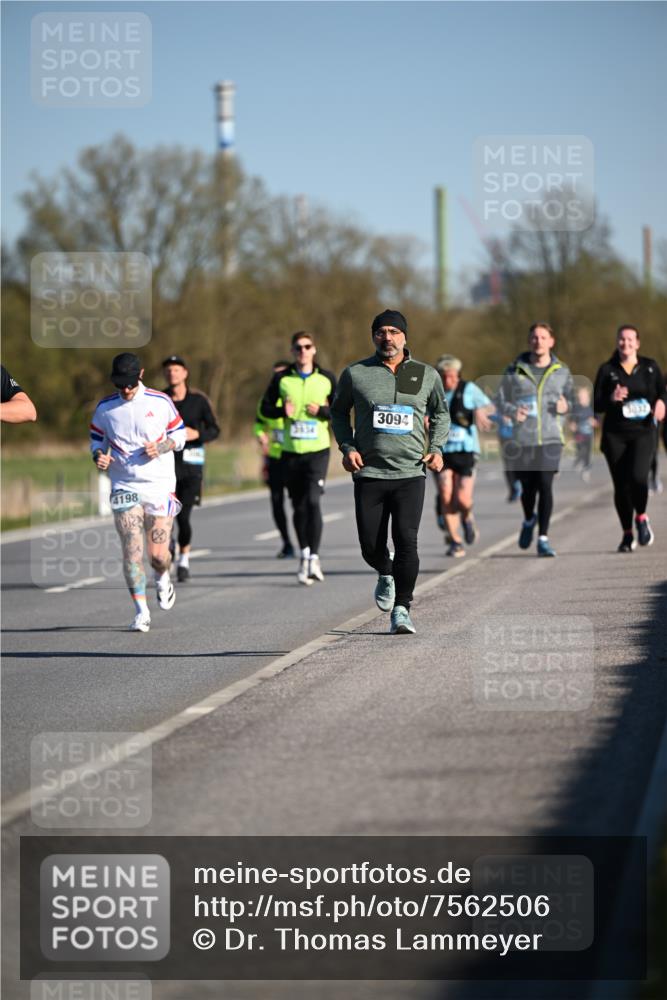 06.04.2025 - 44. Internationalen Wilhelmsburger Insellauf Dr. Thomas Lammeyer http://msf.ph/oto/7562506 06.04.2025 09:37:17 Laufen 4198, 3834, 3094 meine-sportfotos.de