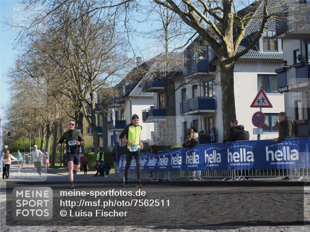 06.04.2025 - 44. Internationalen Wilhelmsburger Insellauf Luisa Fischer http://msf.ph/oto/7562511 06.04.2025 10:31:17 Ziel 3976, 3542 meine-sportfotos.de