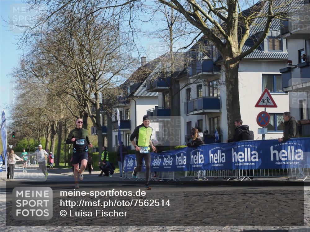06.04.2025 - 44. Internationalen Wilhelmsburger Insellauf Luisa Fischer http://msf.ph/oto/7562514 06.04.2025 10:31:17 Ziel 4298, 3976, 3542 meine-sportfotos.de