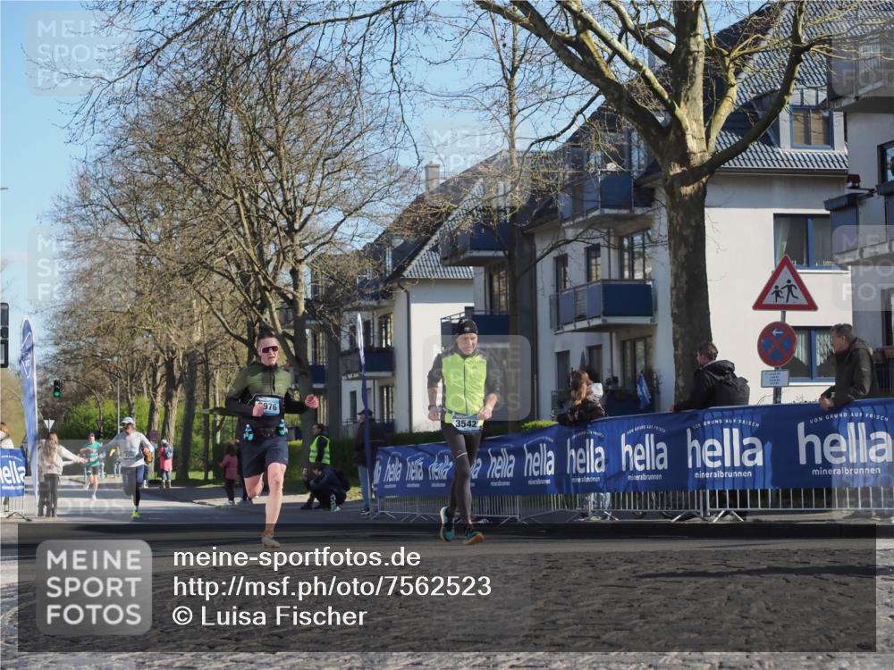 06.04.2025 - 44. Internationalen Wilhelmsburger Insellauf Luisa Fischer http://msf.ph/oto/7562523 06.04.2025 10:31:17 Ziel 976, 3542 meine-sportfotos.de