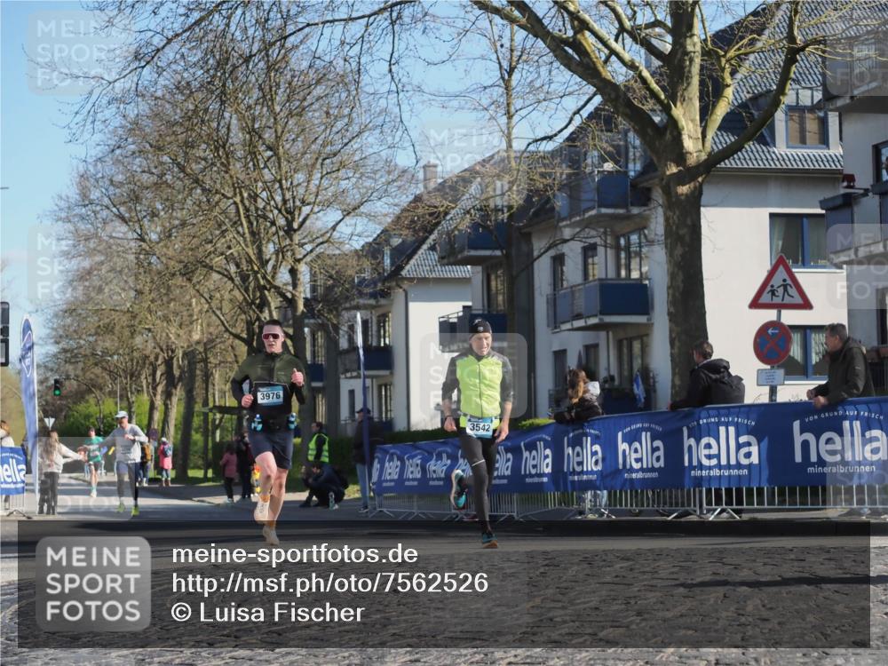 06.04.2025 - 44. Internationalen Wilhelmsburger Insellauf Luisa Fischer http://msf.ph/oto/7562526 06.04.2025 10:31:18 Ziel 3976, 3542 meine-sportfotos.de