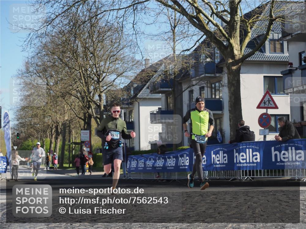 06.04.2025 - 44. Internationalen Wilhelmsburger Insellauf Luisa Fischer http://msf.ph/oto/7562543 06.04.2025 10:31:18 Ziel 3976, 3542 meine-sportfotos.de