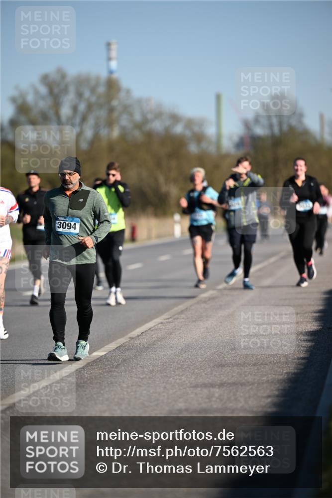06.04.2025 - 44. Internationalen Wilhelmsburger Insellauf Dr. Thomas Lammeyer http://msf.ph/oto/7562563 06.04.2025 09:37:20 Laufen 3094 meine-sportfotos.de