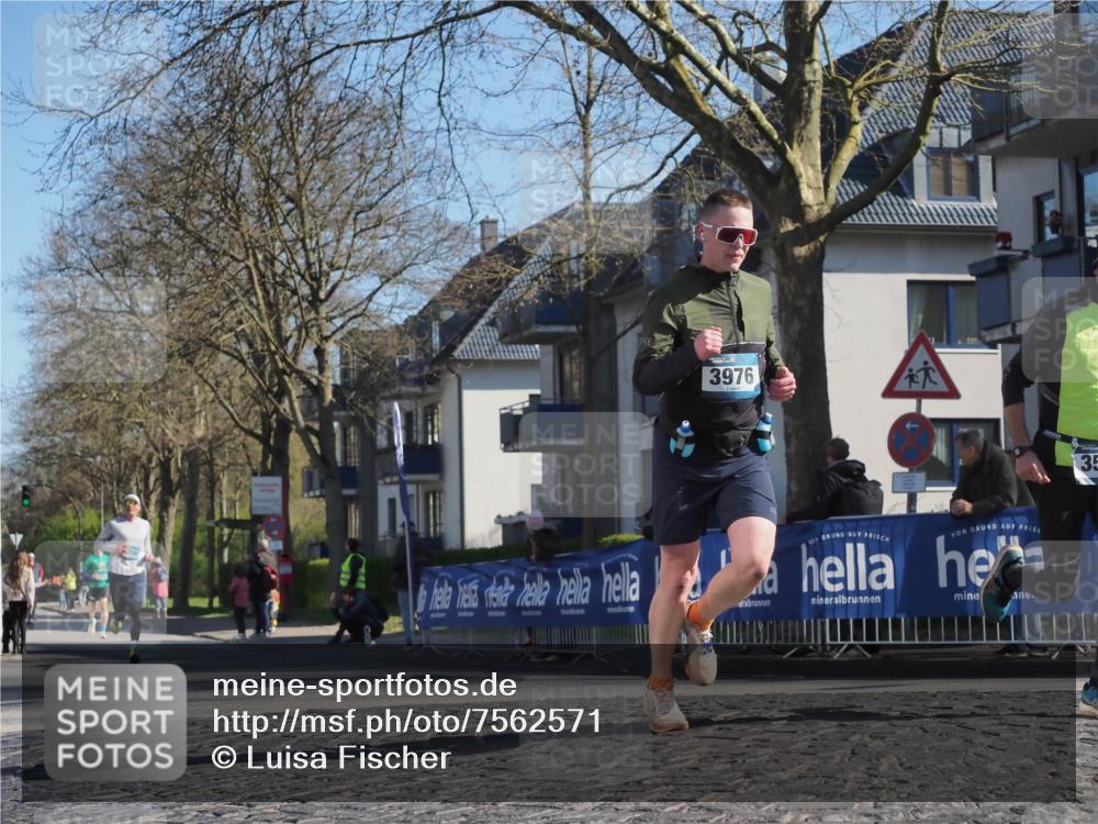 06.04.2025 - 44. Internationalen Wilhelmsburger Insellauf Luisa Fischer http://msf.ph/oto/7562571 06.04.2025 10:31:19 Ziel 3976 meine-sportfotos.de
