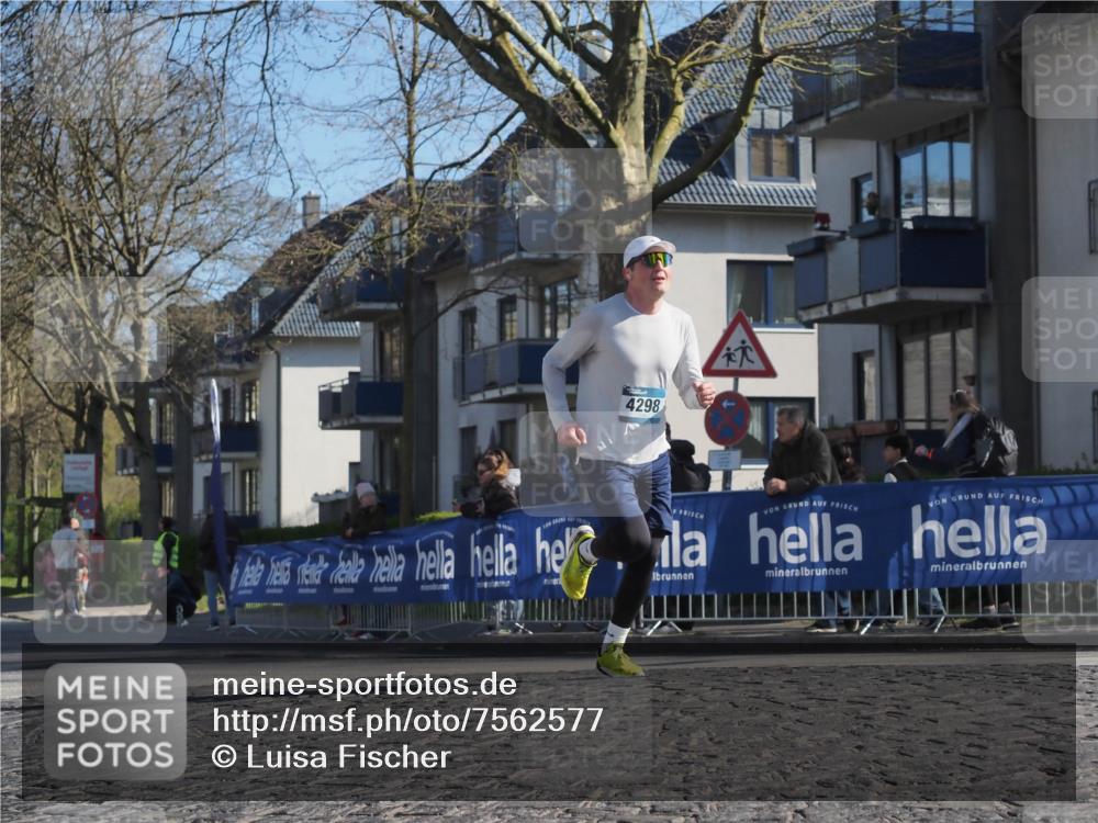 06.04.2025 - 44. Internationalen Wilhelmsburger Insellauf Luisa Fischer http://msf.ph/oto/7562577 06.04.2025 10:31:24 Ziel 4298 meine-sportfotos.de