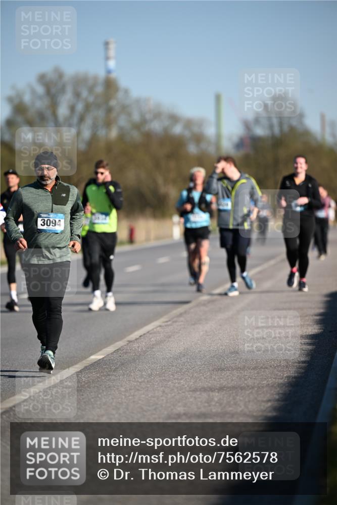06.04.2025 - 44. Internationalen Wilhelmsburger Insellauf Dr. Thomas Lammeyer http://msf.ph/oto/7562578 06.04.2025 09:37:20 Laufen 3094 meine-sportfotos.de