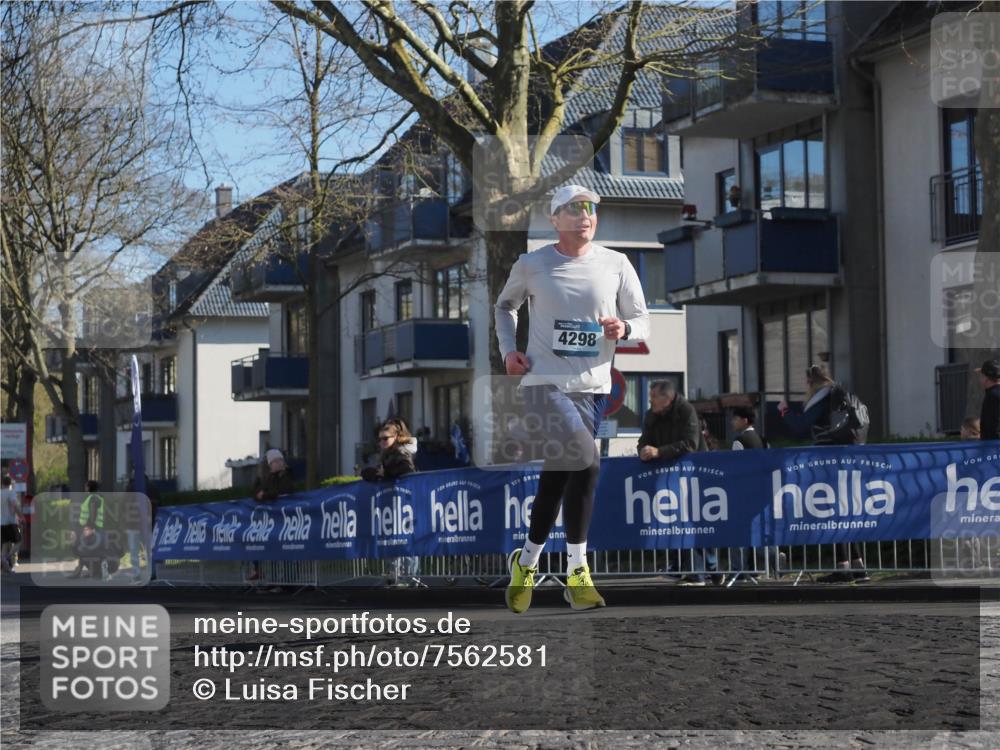 06.04.2025 - 44. Internationalen Wilhelmsburger Insellauf Luisa Fischer http://msf.ph/oto/7562581 06.04.2025 10:31:24 Ziel 4298 meine-sportfotos.de