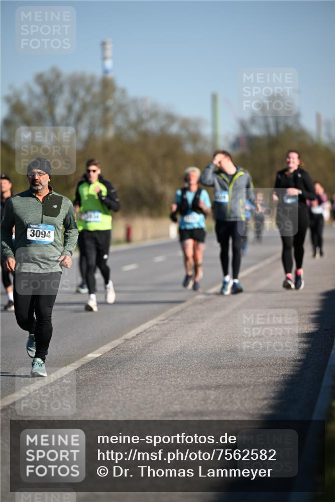 06.04.2025 - 44. Internationalen Wilhelmsburger Insellauf Dr. Thomas Lammeyer http://msf.ph/oto/7562582 06.04.2025 09:37:20 Laufen 3094 meine-sportfotos.de