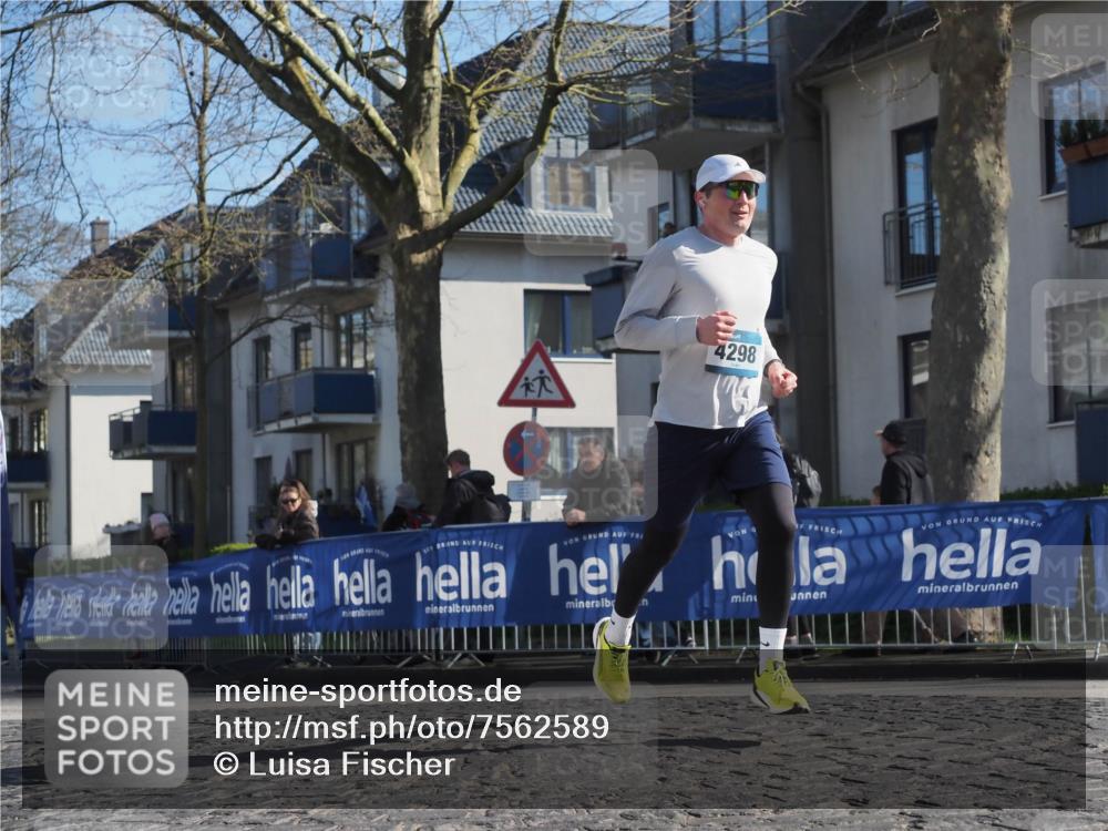 06.04.2025 - 44. Internationalen Wilhelmsburger Insellauf Luisa Fischer http://msf.ph/oto/7562589 06.04.2025 10:31:24 Ziel 4298 meine-sportfotos.de