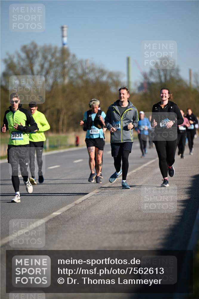 06.04.2025 - 44. Internationalen Wilhelmsburger Insellauf Dr. Thomas Lammeyer http://msf.ph/oto/7562613 06.04.2025 09:37:22 Laufen 4162, 3934, 029, 303 meine-sportfotos.de