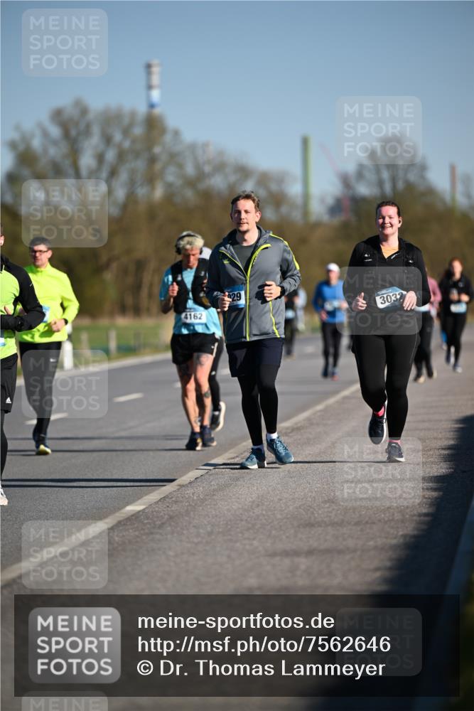 06.04.2025 - 44. Internationalen Wilhelmsburger Insellauf Dr. Thomas Lammeyer http://msf.ph/oto/7562646 06.04.2025 09:37:24 Laufen 4162, 29, 3032 meine-sportfotos.de