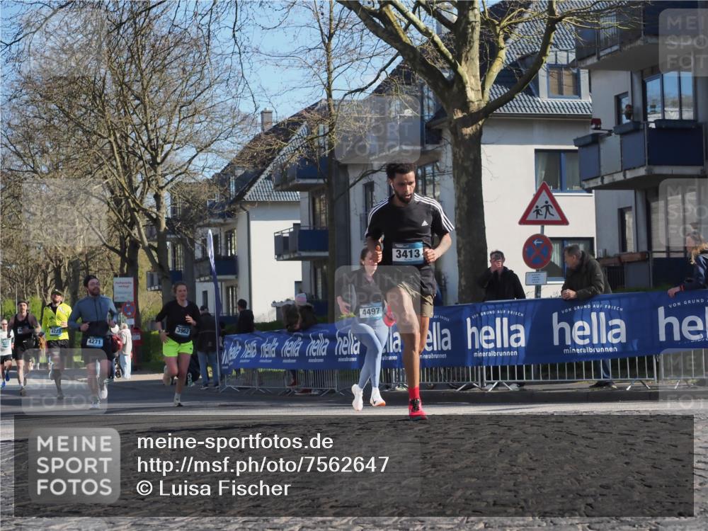 06.04.2025 - 44. Internationalen Wilhelmsburger Insellauf Luisa Fischer http://msf.ph/oto/7562647 06.04.2025 10:31:42 Ziel 4223, 4271, 3413, 3962, 4497 meine-sportfotos.de