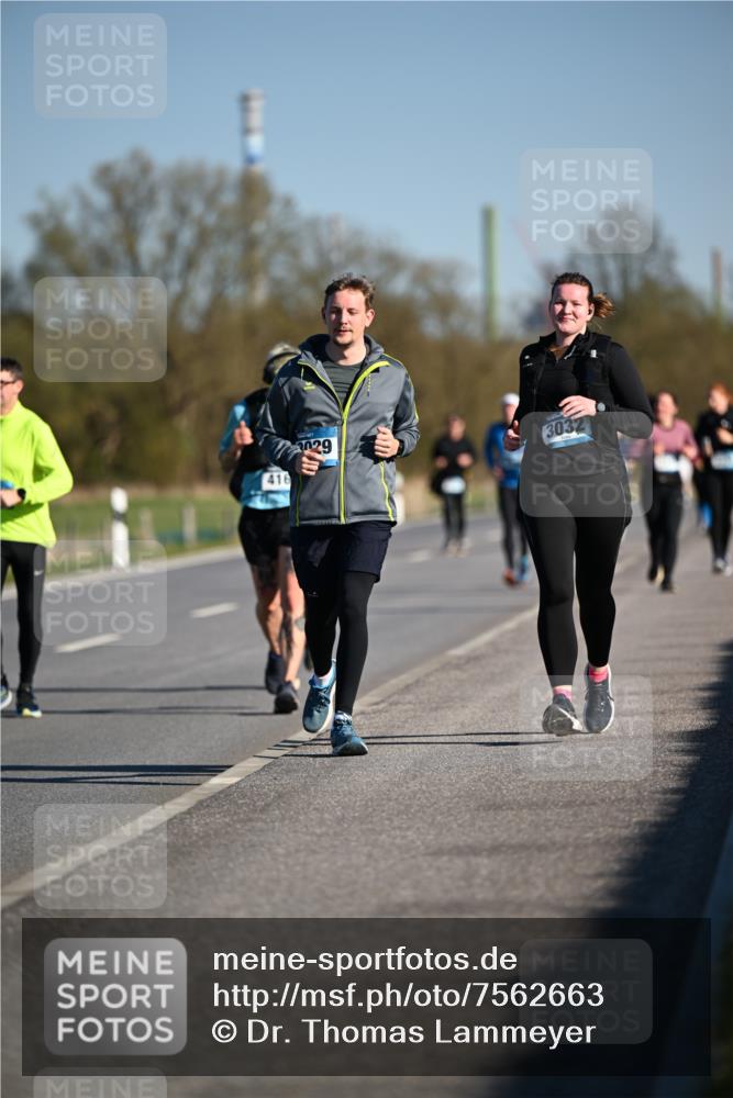 06.04.2025 - 44. Internationalen Wilhelmsburger Insellauf Dr. Thomas Lammeyer http://msf.ph/oto/7562663 06.04.2025 09:37:25 Laufen 3032, 416 meine-sportfotos.de