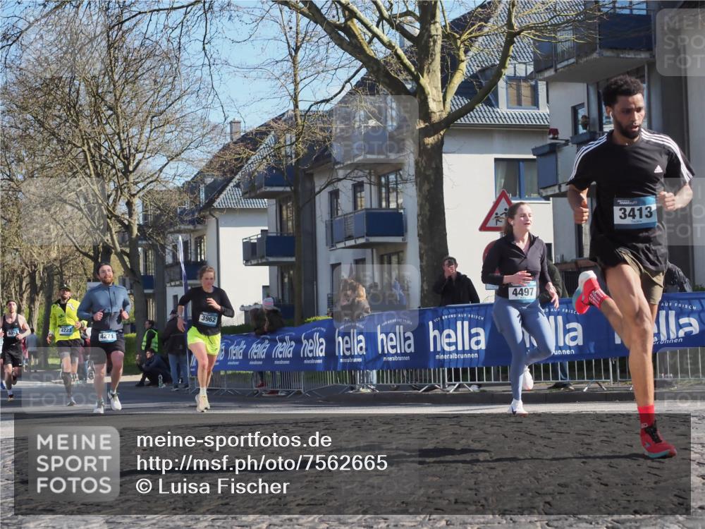 06.04.2025 - 44. Internationalen Wilhelmsburger Insellauf Luisa Fischer http://msf.ph/oto/7562665 06.04.2025 10:31:42 Ziel 4057, 4223, 4271, 3962, 3413, 4497 meine-sportfotos.de
