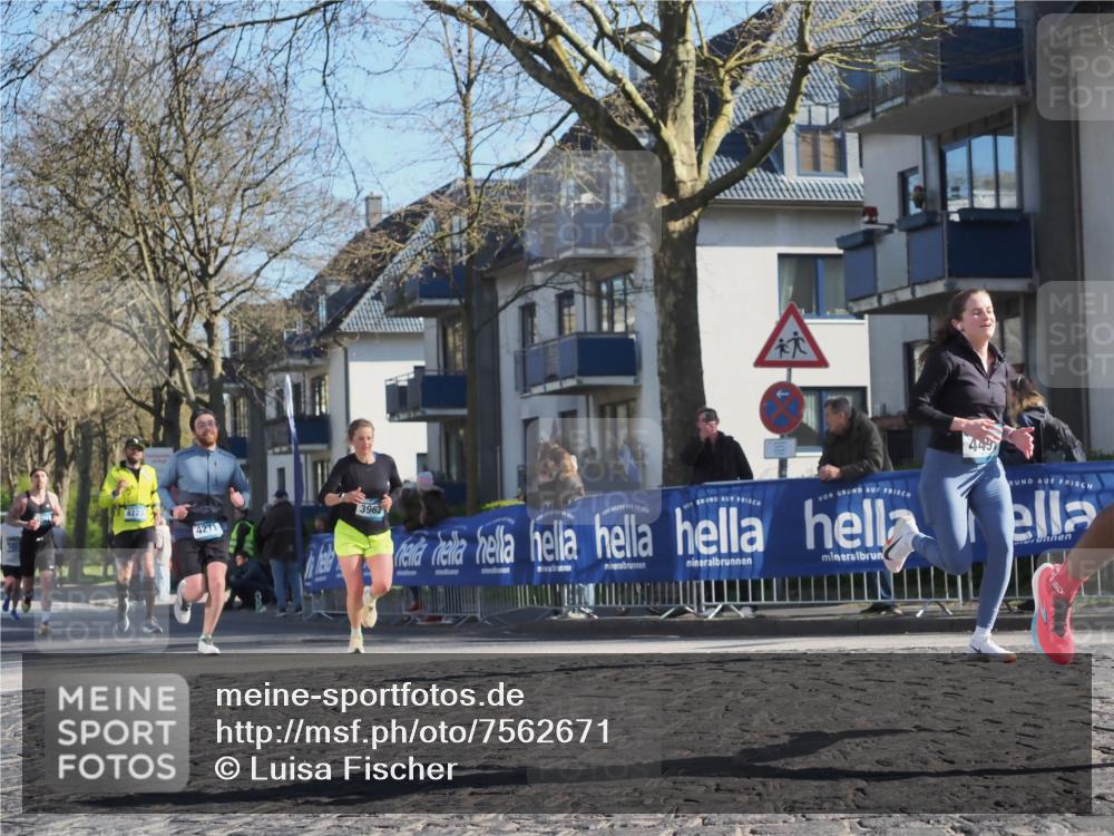 06.04.2025 - 44. Internationalen Wilhelmsburger Insellauf Luisa Fischer http://msf.ph/oto/7562671 06.04.2025 10:31:43 Ziel 4271, 3962, 449 meine-sportfotos.de