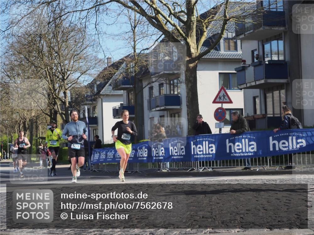 06.04.2025 - 44. Internationalen Wilhelmsburger Insellauf Luisa Fischer http://msf.ph/oto/7562678 06.04.2025 10:31:43 Ziel 4223, 4271, 3962 meine-sportfotos.de