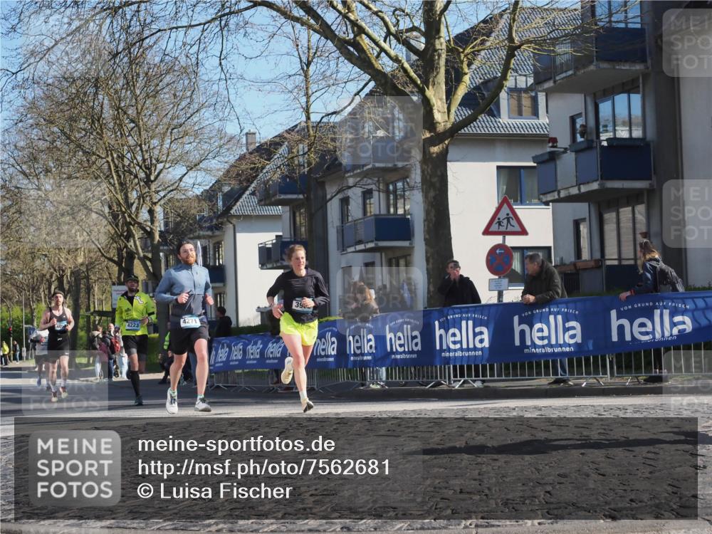 06.04.2025 - 44. Internationalen Wilhelmsburger Insellauf Luisa Fischer http://msf.ph/oto/7562681 06.04.2025 10:31:43 Ziel 4223, 398, 4271 meine-sportfotos.de