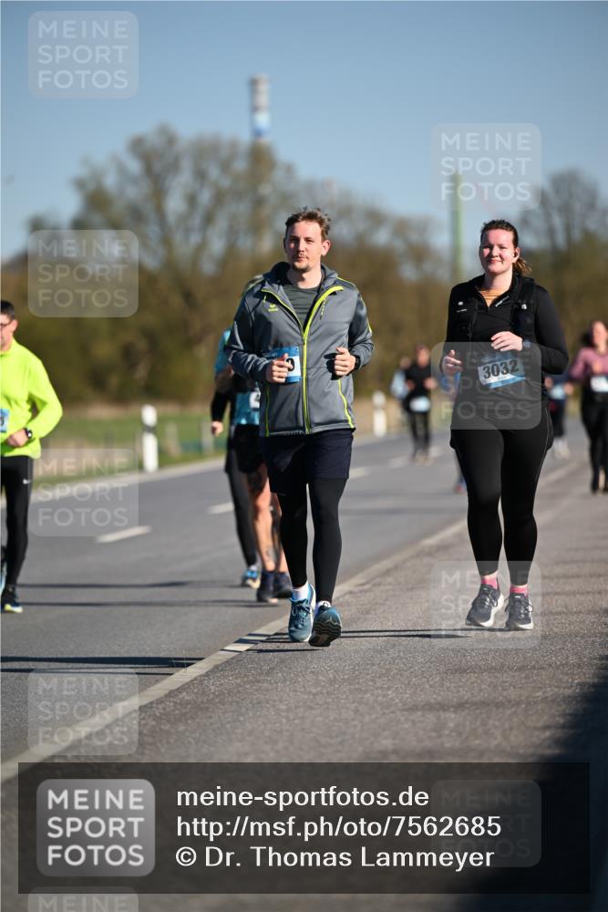 06.04.2025 - 44. Internationalen Wilhelmsburger Insellauf Dr. Thomas Lammeyer http://msf.ph/oto/7562685 06.04.2025 09:37:25 Laufen 3032 meine-sportfotos.de