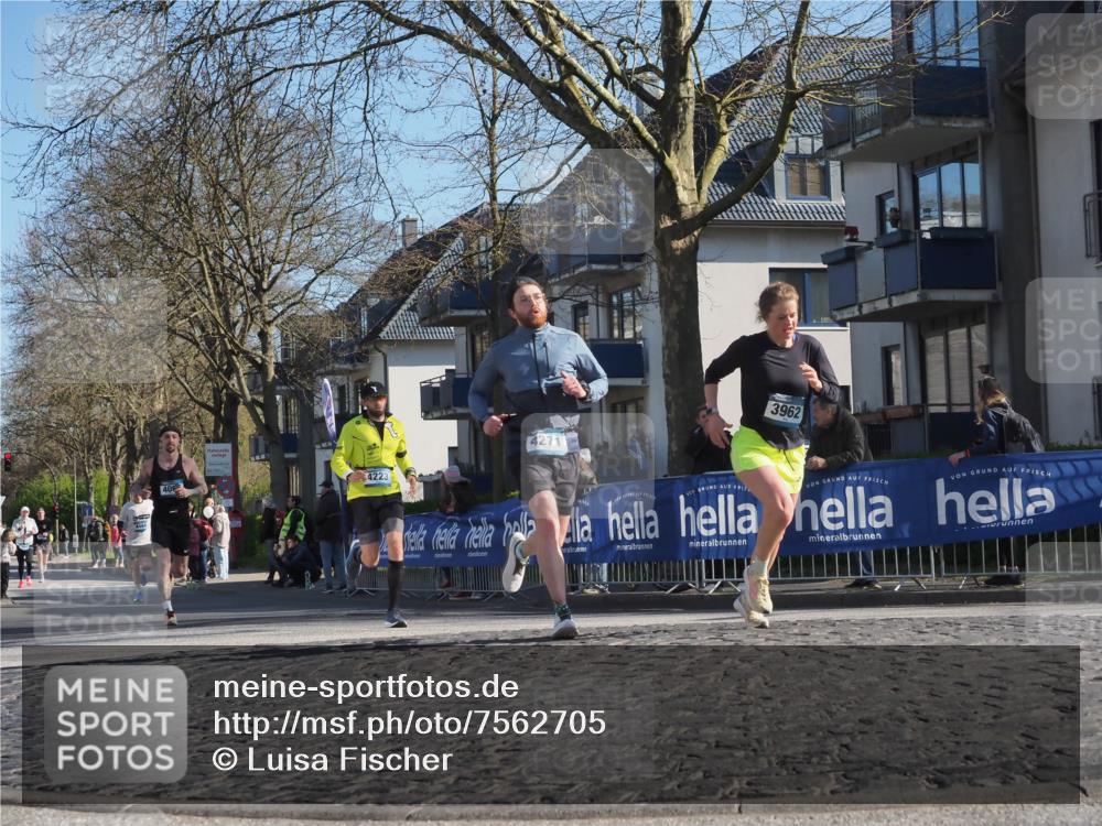 06.04.2025 - 44. Internationalen Wilhelmsburger Insellauf Luisa Fischer http://msf.ph/oto/7562705 06.04.2025 10:31:44 Ziel 4684, 4223, 40, 4271, 3962 meine-sportfotos.de