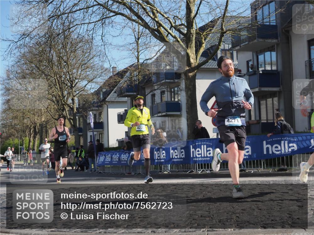 06.04.2025 - 44. Internationalen Wilhelmsburger Insellauf Luisa Fischer http://msf.ph/oto/7562723 06.04.2025 10:31:45 Ziel 4057, 4223, 4271 meine-sportfotos.de