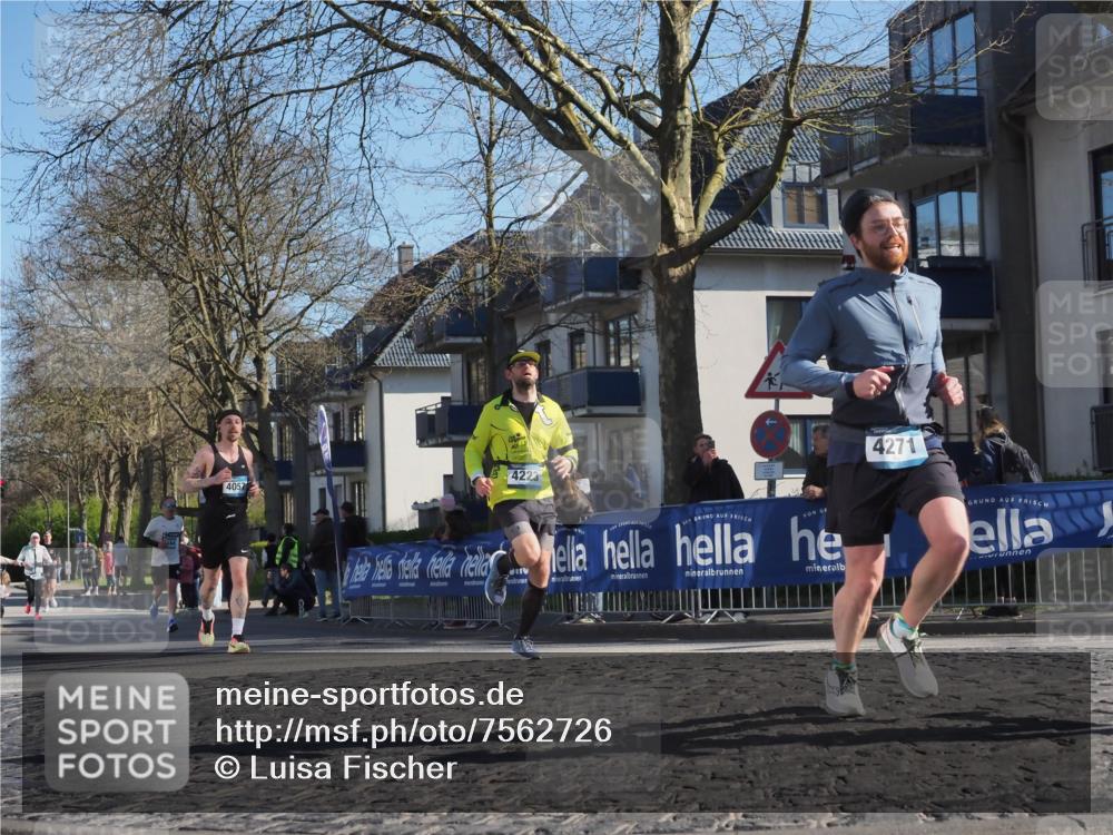06.04.2025 - 44. Internationalen Wilhelmsburger Insellauf Luisa Fischer http://msf.ph/oto/7562726 06.04.2025 10:31:45 Ziel 4057, 4223, 4271 meine-sportfotos.de