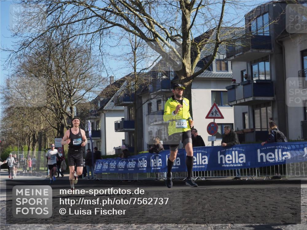 06.04.2025 - 44. Internationalen Wilhelmsburger Insellauf Luisa Fischer http://msf.ph/oto/7562737 06.04.2025 10:31:46 Ziel 4484, 4057, 4223 meine-sportfotos.de