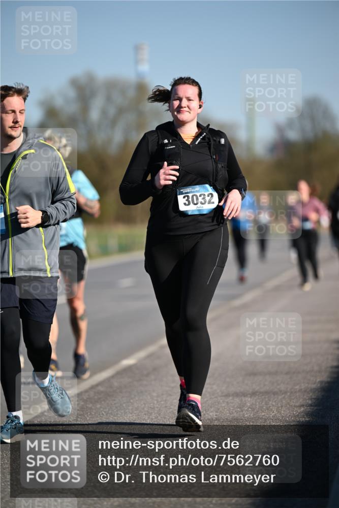 06.04.2025 - 44. Internationalen Wilhelmsburger Insellauf Dr. Thomas Lammeyer http://msf.ph/oto/7562760 06.04.2025 09:37:28 Laufen 3032 meine-sportfotos.de