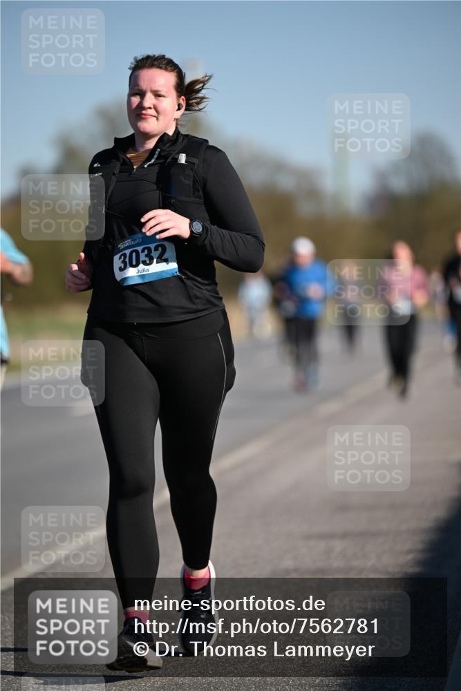 06.04.2025 - 44. Internationalen Wilhelmsburger Insellauf Dr. Thomas Lammeyer http://msf.ph/oto/7562781 06.04.2025 09:37:29 Laufen 3032 meine-sportfotos.de