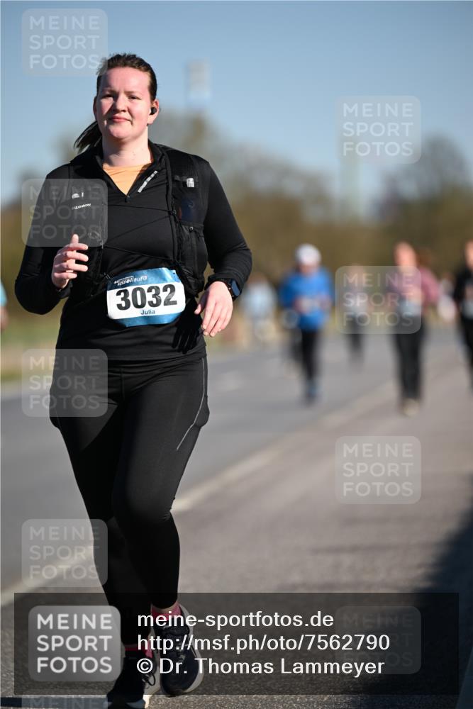 06.04.2025 - 44. Internationalen Wilhelmsburger Insellauf Dr. Thomas Lammeyer http://msf.ph/oto/7562790 06.04.2025 09:37:29 Laufen 3032 meine-sportfotos.de