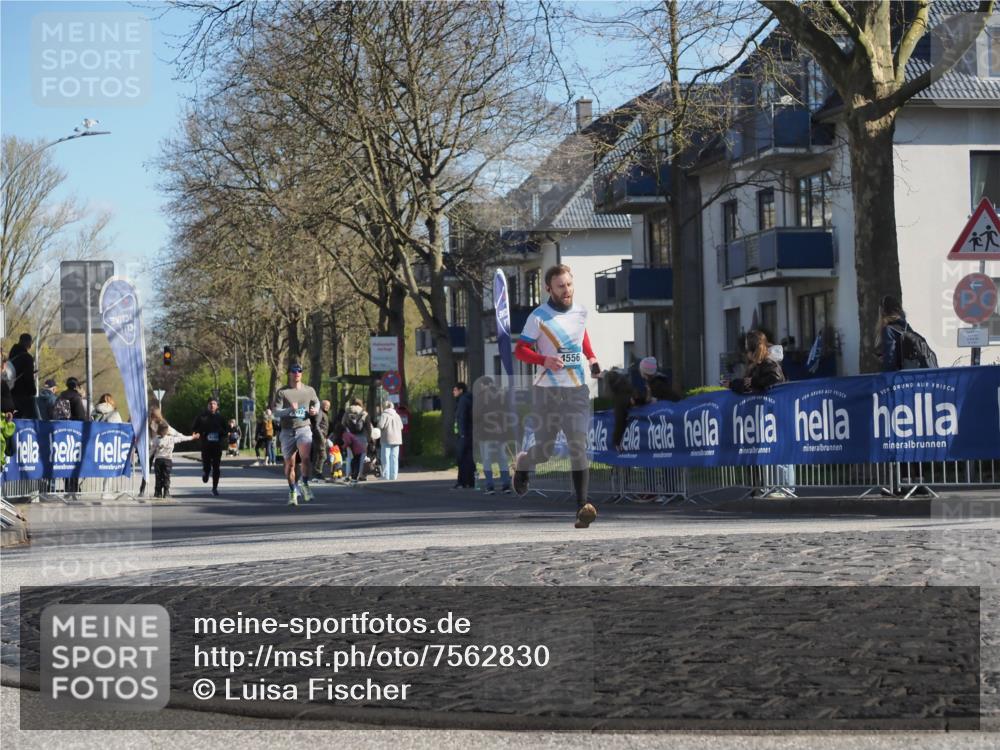 06.04.2025 - 44. Internationalen Wilhelmsburger Insellauf Luisa Fischer http://msf.ph/oto/7562830 06.04.2025 10:32:07 Ziel 4556 meine-sportfotos.de