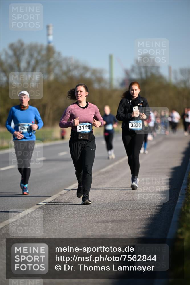 06.04.2025 - 44. Internationalen Wilhelmsburger Insellauf Dr. Thomas Lammeyer http://msf.ph/oto/7562844 06.04.2025 09:37:36 Laufen 4266, 314, 3330 meine-sportfotos.de