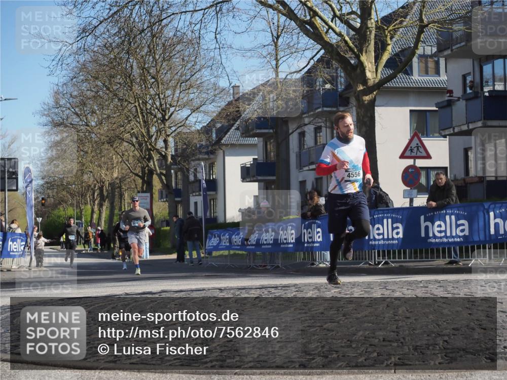 06.04.2025 - 44. Internationalen Wilhelmsburger Insellauf Luisa Fischer http://msf.ph/oto/7562846 06.04.2025 10:32:09 Ziel 4556 meine-sportfotos.de