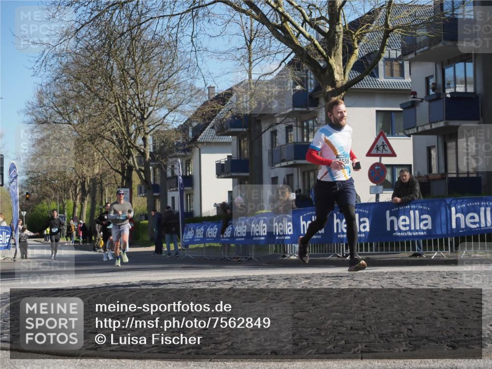06.04.2025 - 44. Internationalen Wilhelmsburger Insellauf Luisa Fischer http://msf.ph/oto/7562849 06.04.2025 10:32:09 Ziel 556 meine-sportfotos.de