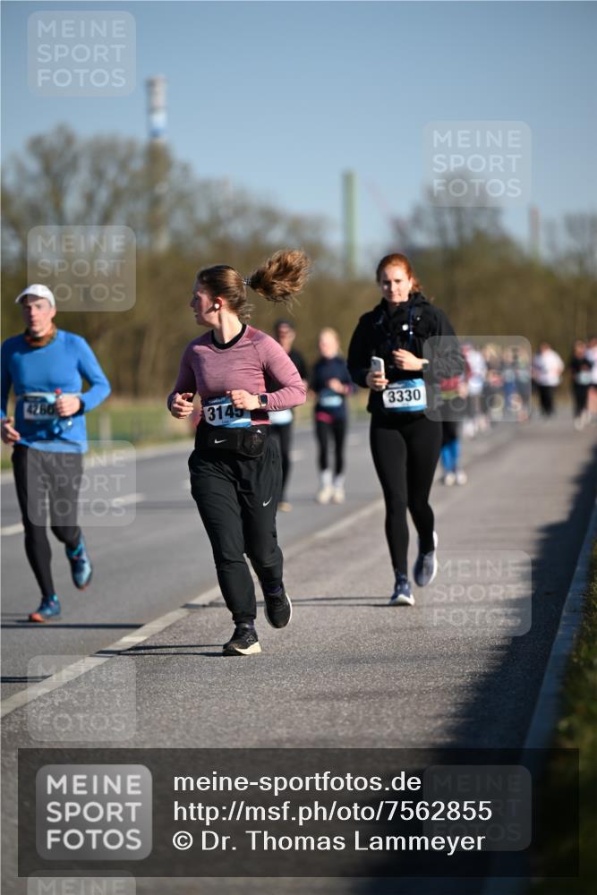 06.04.2025 - 44. Internationalen Wilhelmsburger Insellauf Dr. Thomas Lammeyer http://msf.ph/oto/7562855 06.04.2025 09:37:37 Laufen 3145, 3330 meine-sportfotos.de