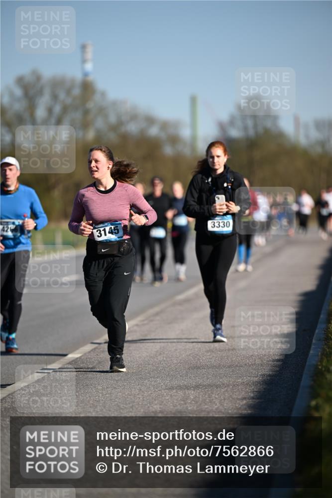 06.04.2025 - 44. Internationalen Wilhelmsburger Insellauf Dr. Thomas Lammeyer http://msf.ph/oto/7562866 06.04.2025 09:37:37 Laufen 420, 3145, 3330 meine-sportfotos.de