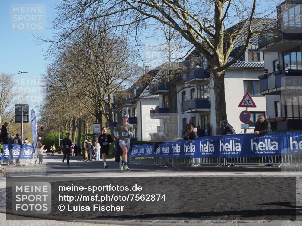 06.04.2025 - 44. Internationalen Wilhelmsburger Insellauf Luisa Fischer http://msf.ph/oto/7562874 06.04.2025 10:32:10 Ziel 3359, 5092 meine-sportfotos.de