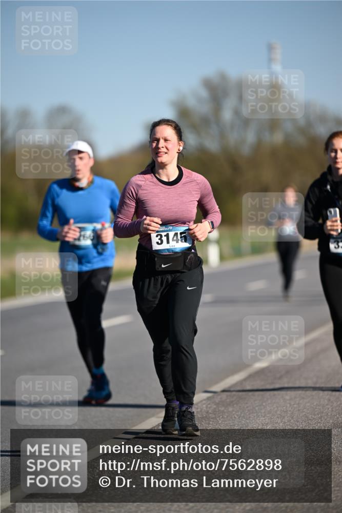 06.04.2025 - 44. Internationalen Wilhelmsburger Insellauf Dr. Thomas Lammeyer http://msf.ph/oto/7562898 06.04.2025 09:37:39 Laufen 3145 meine-sportfotos.de