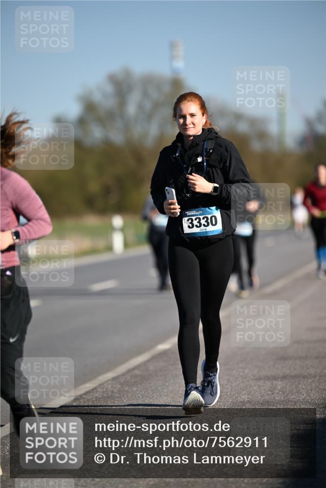06.04.2025 - 44. Internationalen Wilhelmsburger Insellauf Dr. Thomas Lammeyer http://msf.ph/oto/7562911 06.04.2025 09:37:40 Laufen 3330 meine-sportfotos.de