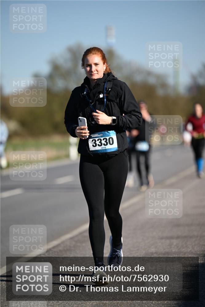 06.04.2025 - 44. Internationalen Wilhelmsburger Insellauf Dr. Thomas Lammeyer http://msf.ph/oto/7562930 06.04.2025 09:37:41 Laufen 3330 meine-sportfotos.de