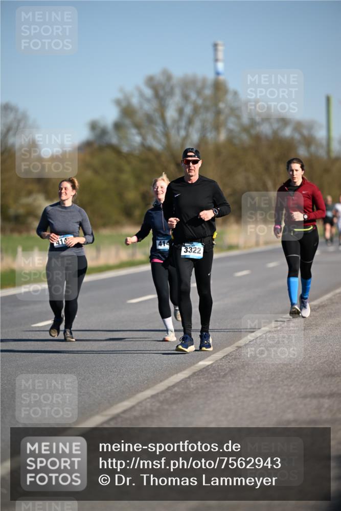 06.04.2025 - 44. Internationalen Wilhelmsburger Insellauf Dr. Thomas Lammeyer http://msf.ph/oto/7562943 06.04.2025 09:37:44 Laufen 414, 414, 3322 meine-sportfotos.de