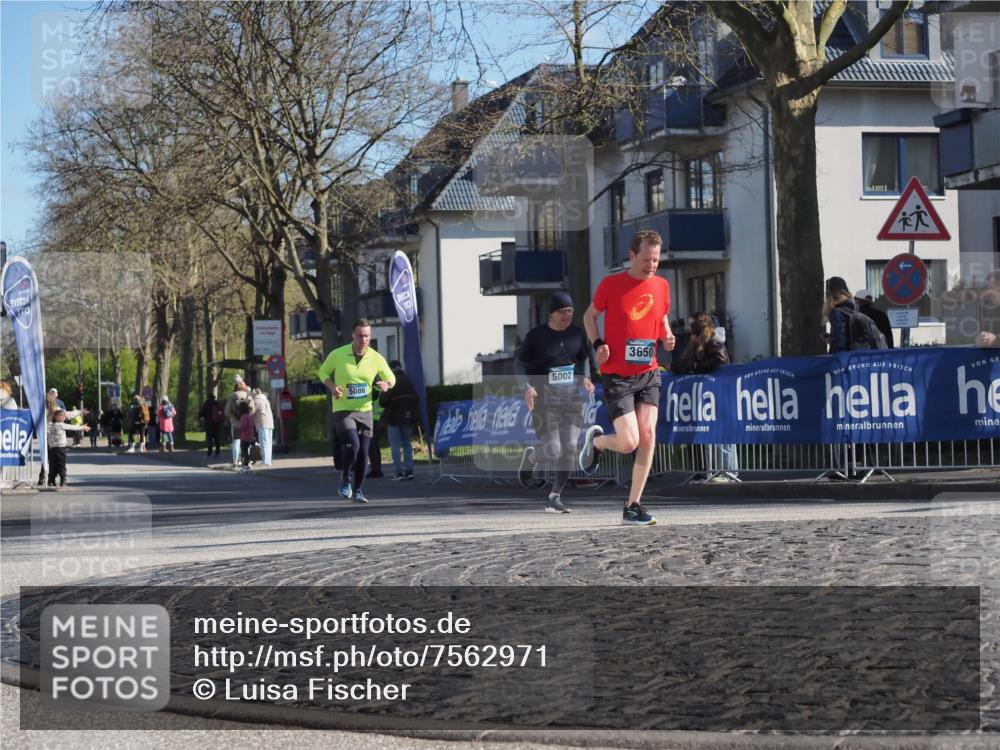 06.04.2025 - 44. Internationalen Wilhelmsburger Insellauf Luisa Fischer http://msf.ph/oto/7562971 06.04.2025 10:32:24 Ziel 5086, 5002, 3650 meine-sportfotos.de