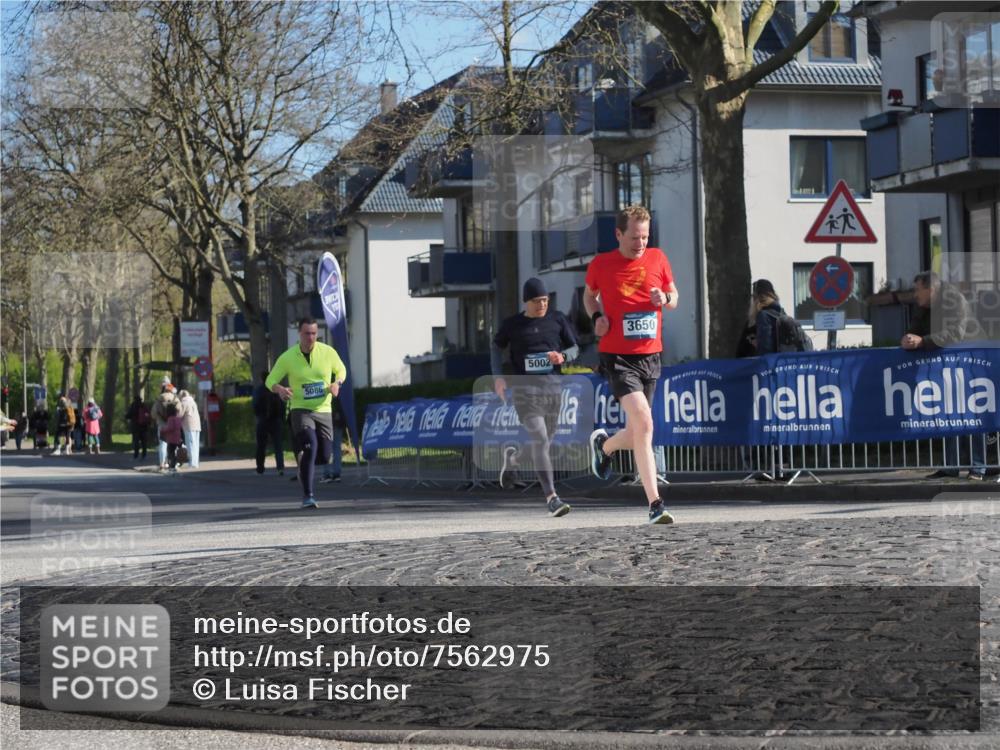 06.04.2025 - 44. Internationalen Wilhelmsburger Insellauf Luisa Fischer http://msf.ph/oto/7562975 06.04.2025 10:32:24 Ziel 3650, 5002, 5086 meine-sportfotos.de