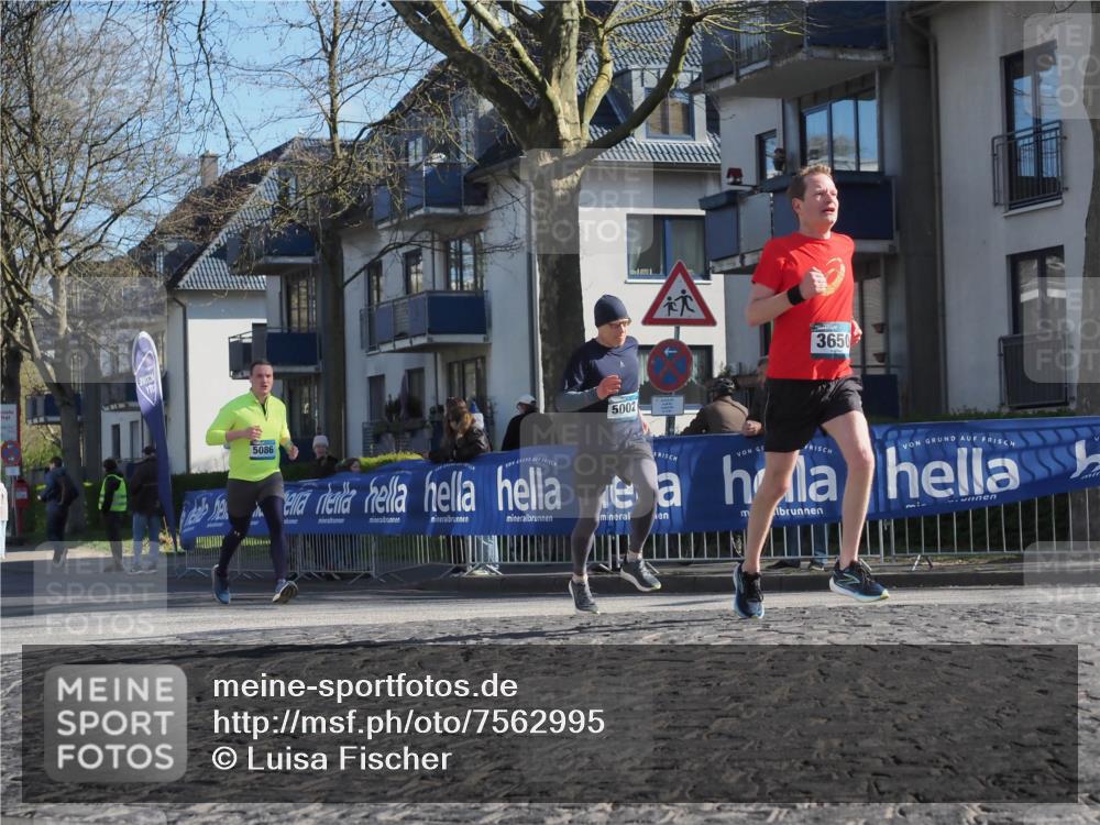 06.04.2025 - 44. Internationalen Wilhelmsburger Insellauf Luisa Fischer http://msf.ph/oto/7562995 06.04.2025 10:32:25 Ziel 5086, 5002, 3650 meine-sportfotos.de