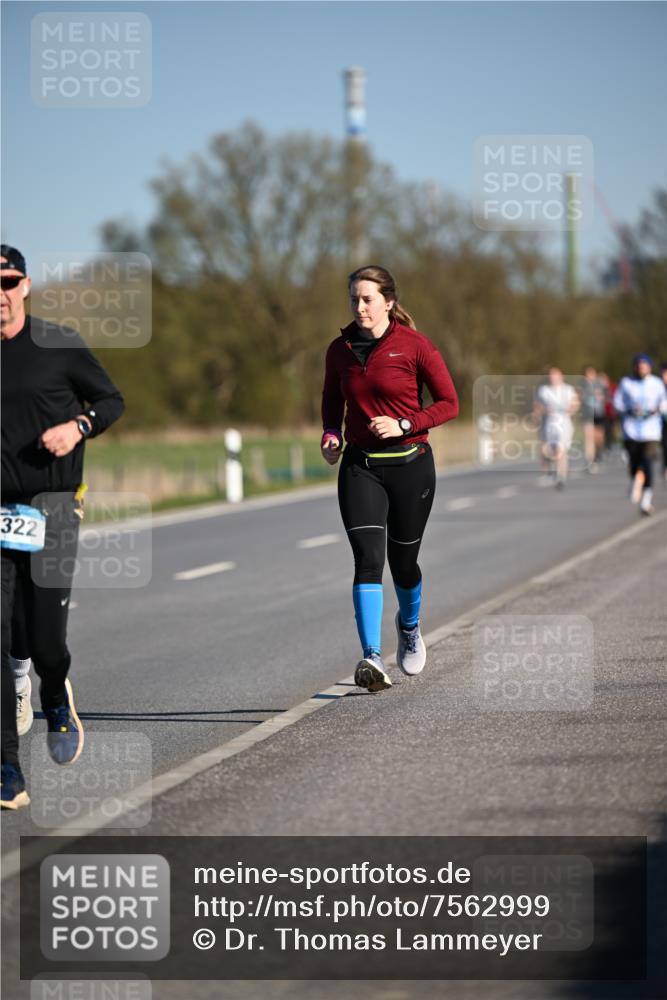 06.04.2025 - 44. Internationalen Wilhelmsburger Insellauf Dr. Thomas Lammeyer http://msf.ph/oto/7562999 06.04.2025 09:37:47 Laufen 322 meine-sportfotos.de
