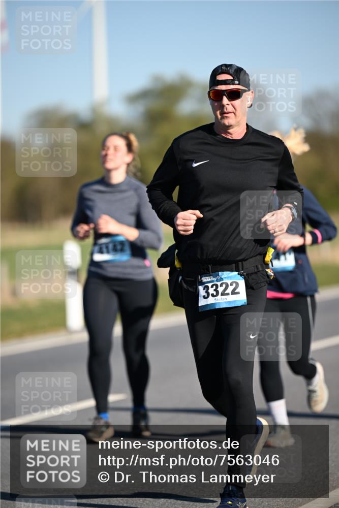 06.04.2025 - 44. Internationalen Wilhelmsburger Insellauf Dr. Thomas Lammeyer http://msf.ph/oto/7563046 06.04.2025 09:37:50 Laufen 3322 meine-sportfotos.de