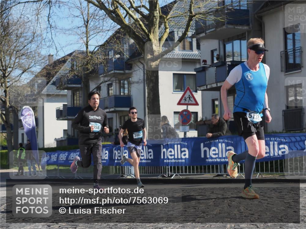 06.04.2025 - 44. Internationalen Wilhelmsburger Insellauf Luisa Fischer http://msf.ph/oto/7563069 06.04.2025 10:32:44 Ziel 358, 3863, 5137 meine-sportfotos.de