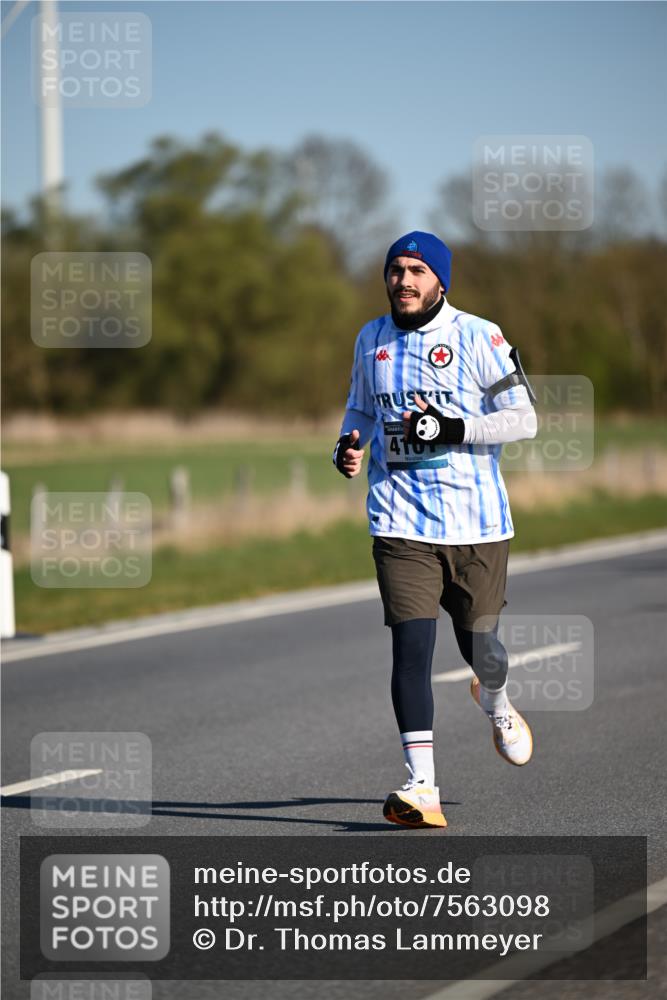 06.04.2025 - 44. Internationalen Wilhelmsburger Insellauf Dr. Thomas Lammeyer http://msf.ph/oto/7563098 06.04.2025 09:38:03 Laufen 4101 meine-sportfotos.de