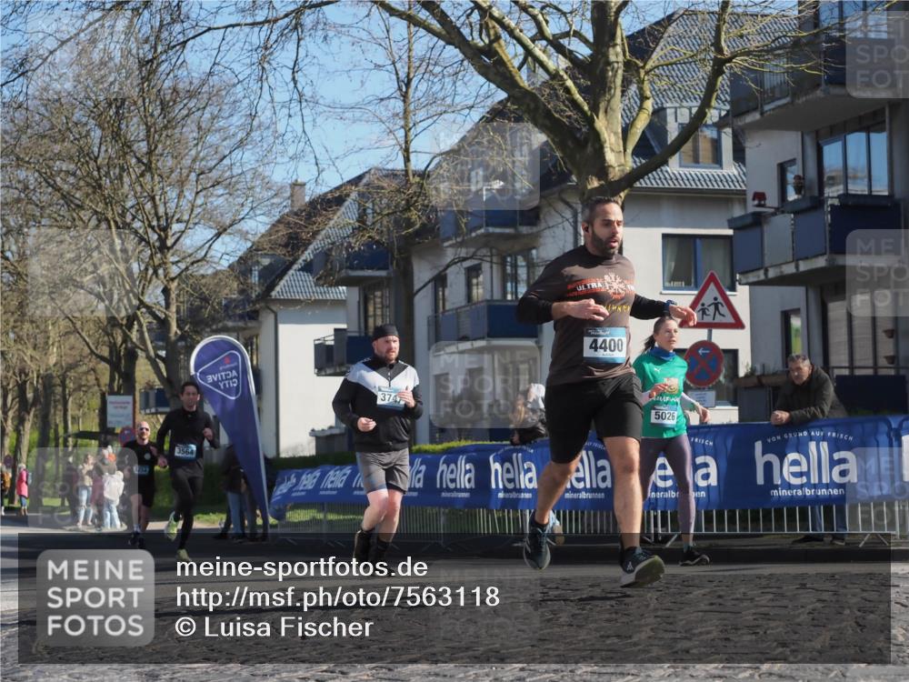 06.04.2025 - 44. Internationalen Wilhelmsburger Insellauf Luisa Fischer http://msf.ph/oto/7563118 06.04.2025 10:33:02 Ziel 3234, 3564, 3747, 4400, 5026 meine-sportfotos.de