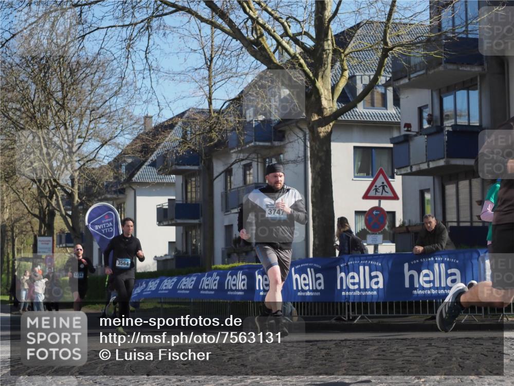 06.04.2025 - 44. Internationalen Wilhelmsburger Insellauf Luisa Fischer http://msf.ph/oto/7563131 06.04.2025 10:33:02 Ziel 3234, 3564, 3747 meine-sportfotos.de